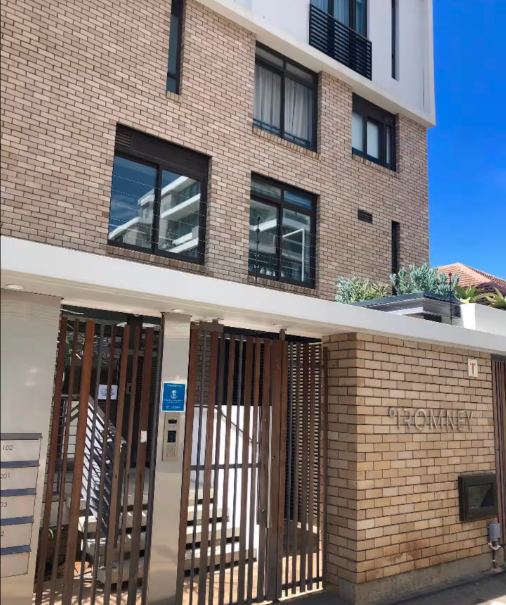 To Let 2 Bedroom Property for Rent in Green Point Western Cape